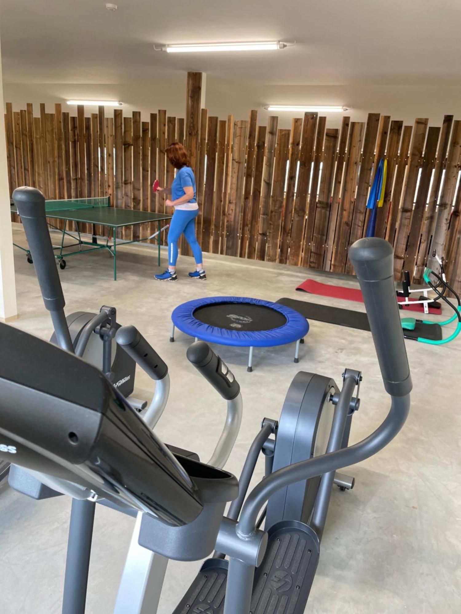 Chalet-Ferienwohnung Schlossblick, 51 Qm, Wellness/Fitness/Sauna - Bergroedelhof Feilitzsch Buitenkant foto